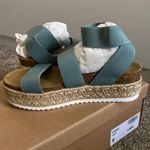Brand New Steve Madden Platform Sandal
